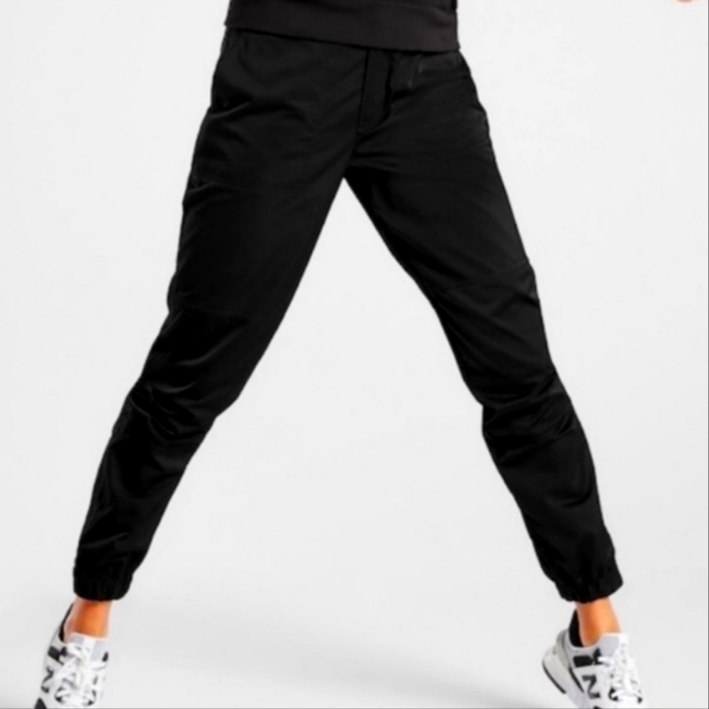 Athleta Black Radiant Jogger 8